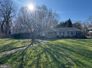 1004 Spring Valley Rd, Meadowbrook, PA 19046