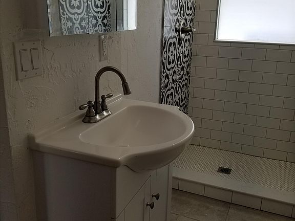 3rd image of 1405 7th Ave N #1