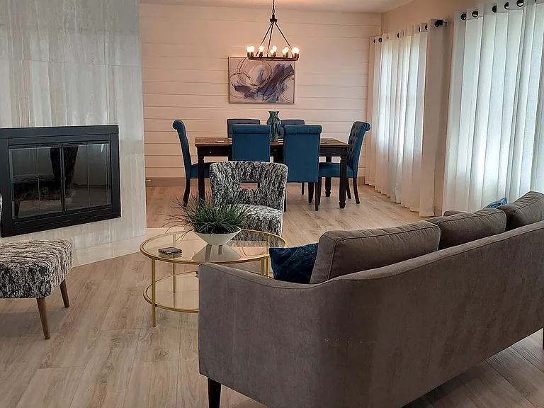 17 Maxine Dr — Photo 2