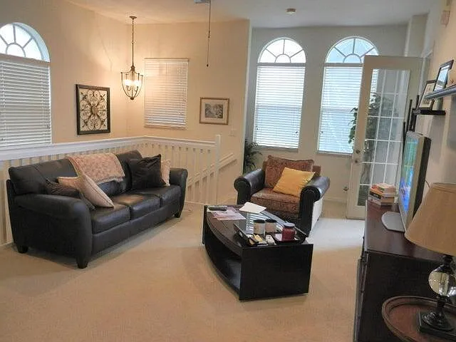 2 bed, 2.0 bath, 1421 sqft, $3,000 — Photo 2