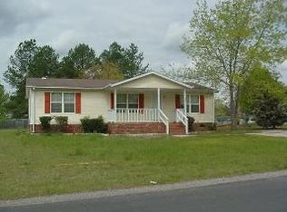 406 McDougald Dr, Raeford, NC 28376