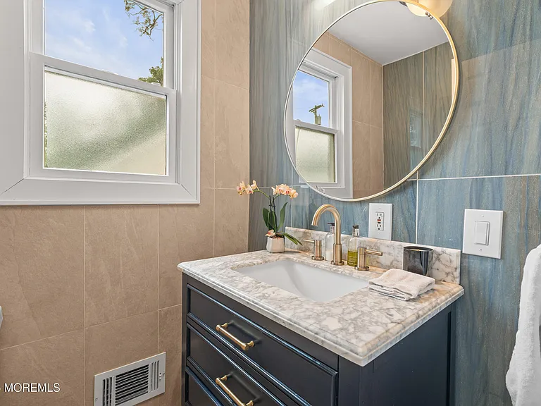 250 Alpern Ave — Photo 13