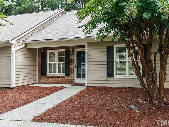 2nd image of 31 Crystal Oaks Ct