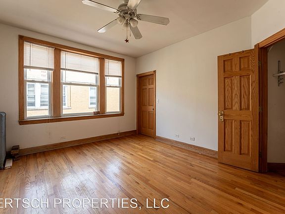 3rd image of 4346 N Winchester Ave APT 3E