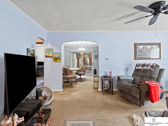 5th image of 7114 N 34th St