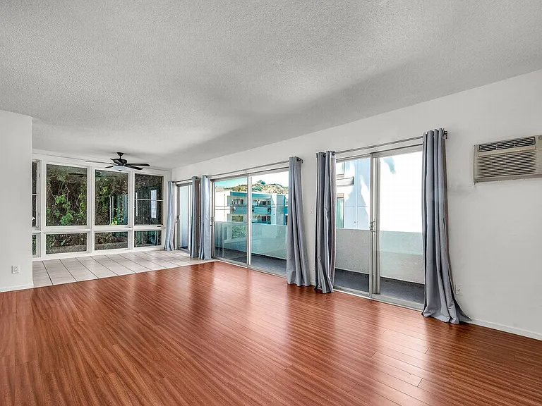1426 N Vista St #10 — Photo 4