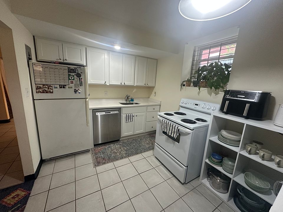 1st image of 11 Englewood Ave APT 3
