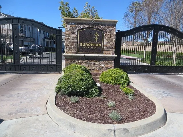 Clovis Gated 2-Story Home, 2BR/3BA, Built 2005 2x Primary Suites — Photo 2