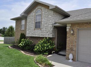 1500 S Mission Ave, Bolivar, MO 65613