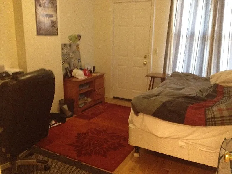 3 bed, 999 sqft, $4,800 — Photo 4