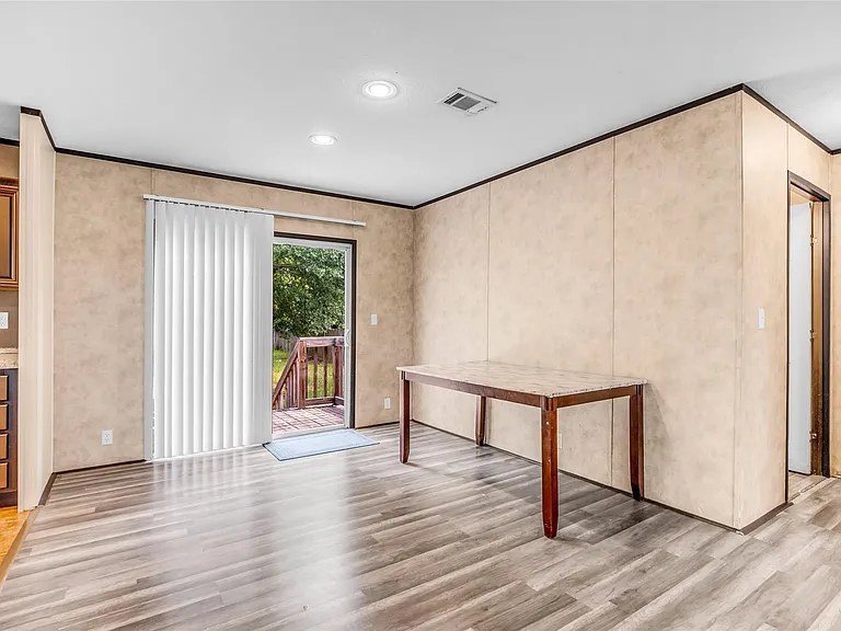 15158 Schank Rd — Photo 4