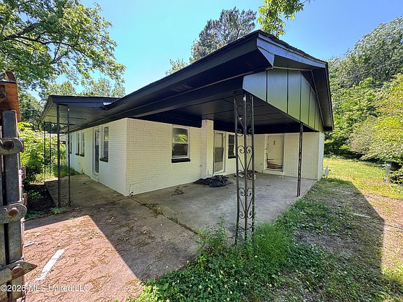 2nd image of 128 Isom Dr