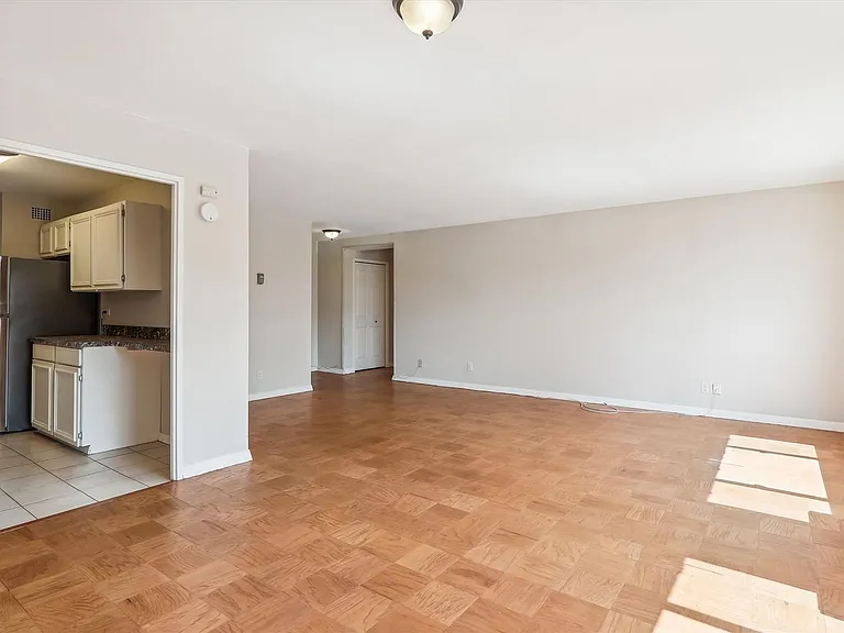 1900 Lyttonsville Rd #308 — Photo 48