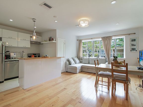2nd image of 840 Michigan Ave APT 7