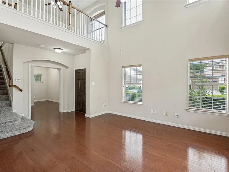 8748 San Bernard St — Photo 4