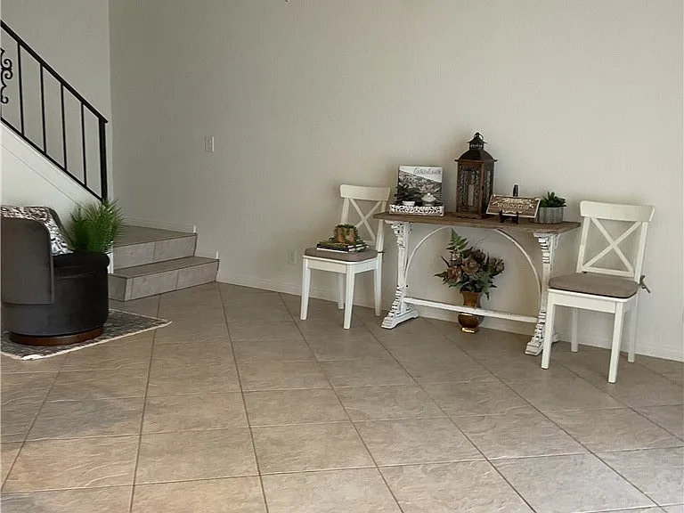 1141 Landsburn Cir — Photo 6