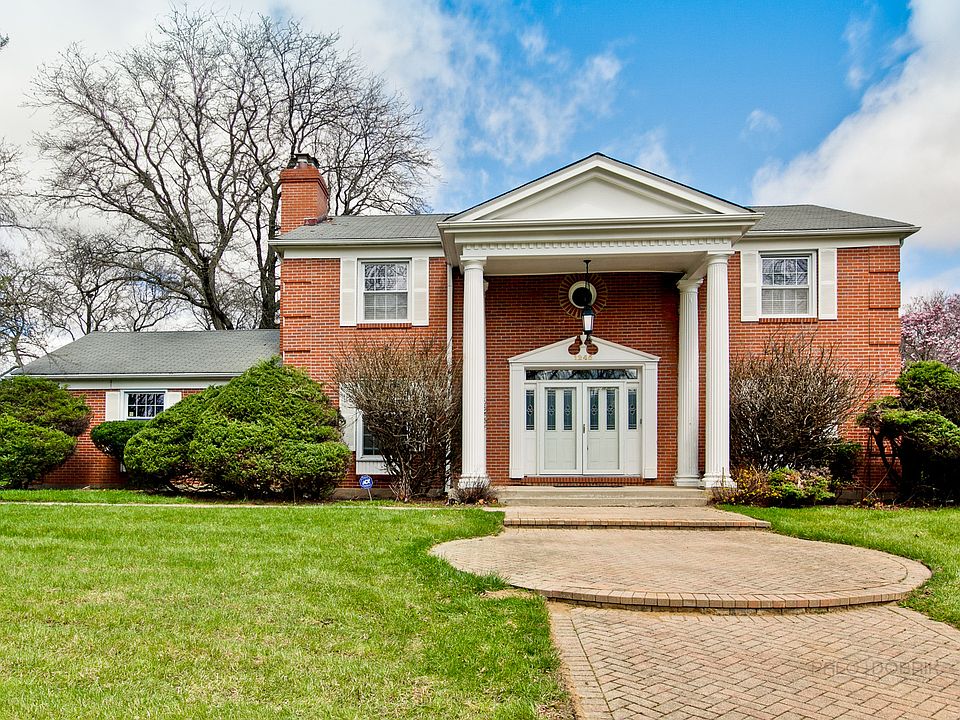 1st image of 1245 Heather Hill Cres