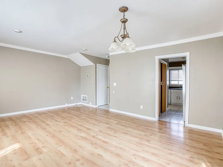 15 Renwick St #2 — Photo 6