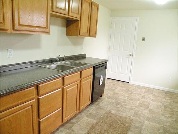 4th image of 524 Pamela Dr SE