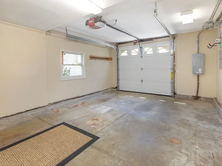 80 Castenada Ave — Photo 40