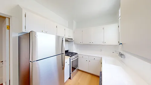 225 Irving St #10 Photo 1 225 Irving St #10 Photo 1