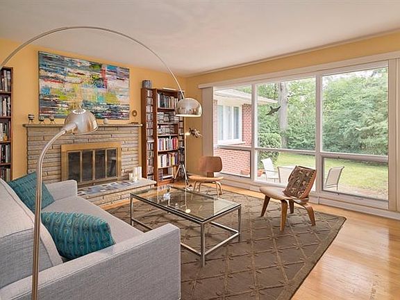 4th image of 1737 Sanford Pl