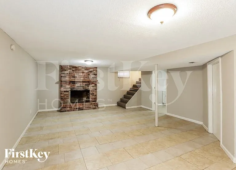 400 SW Oxford Dr — Photo 7