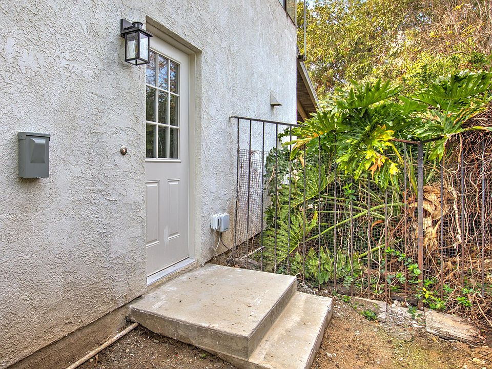 1st image of 11842 Beverly Ct #3