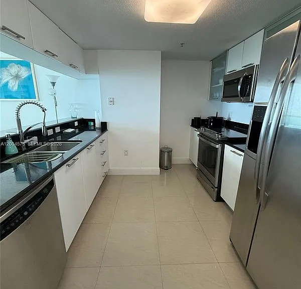 1800 N Bayshore Dr #2107 — Photo 1