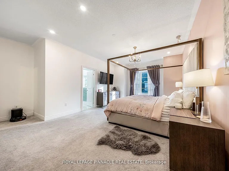 1504 Yellow Rose Cir #UPPER — Photo 22