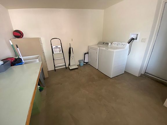 Laundry/storage