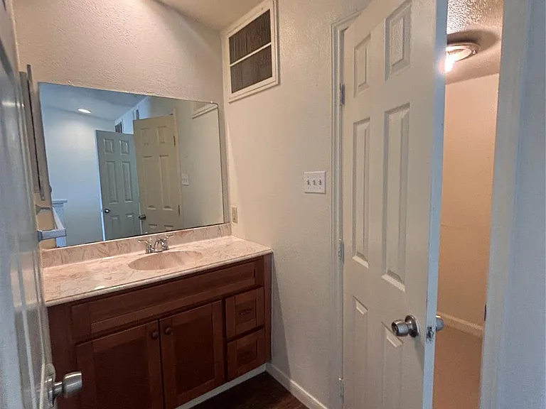 2110 Wilcrest Dr #123 — Photo 22