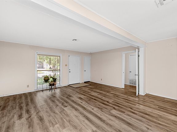 4th image of 4513 Athens Ave