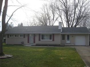 13 Bender Dr, Orchard Park, NY 14127