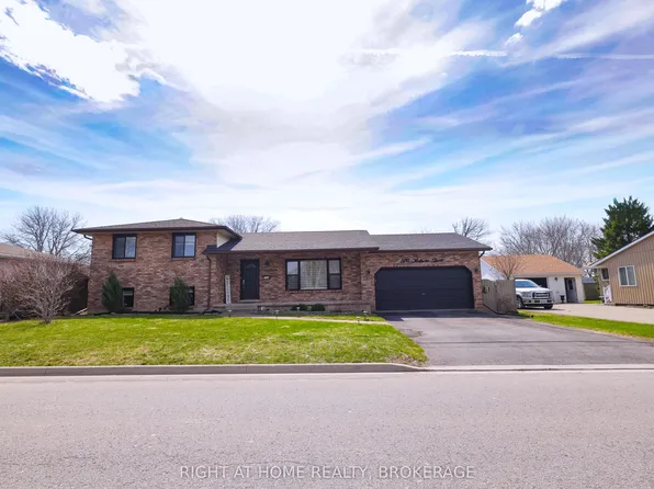 7698 Mulhern St, Niagara Falls, ON L2H 1B5