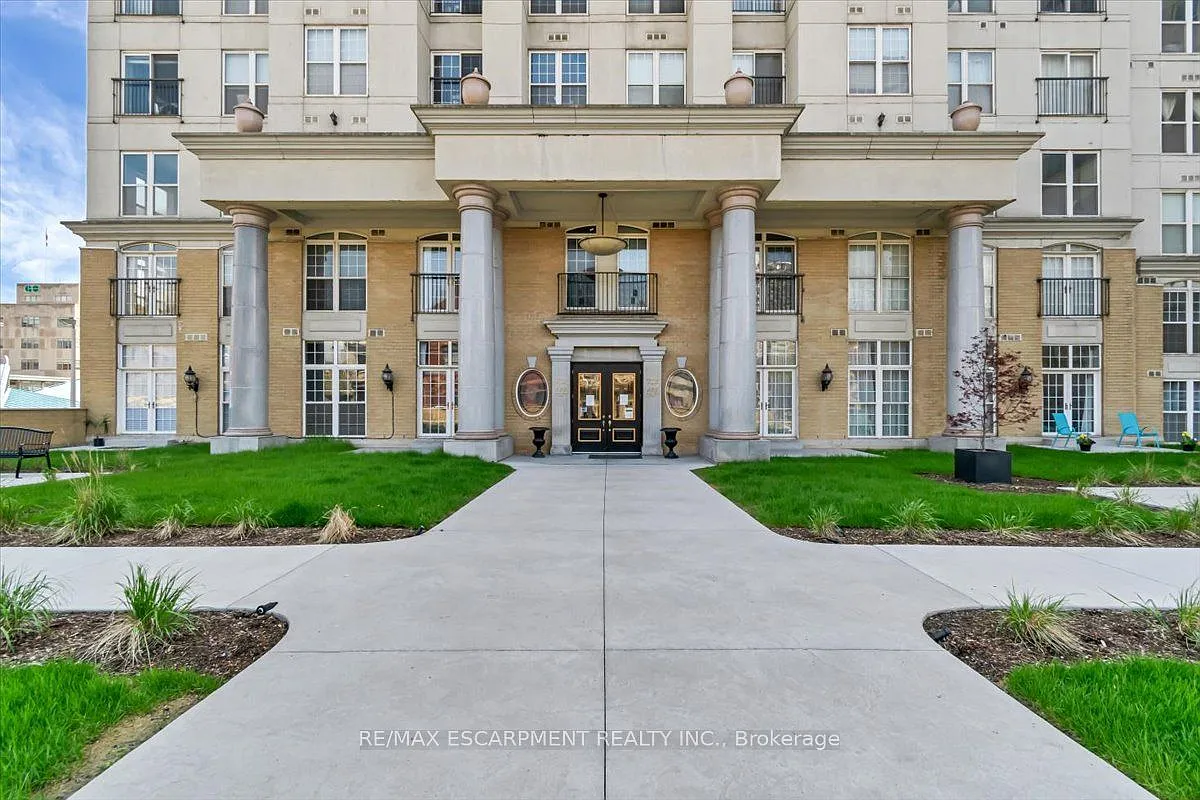 1 bed, $2,000 — Photo 1