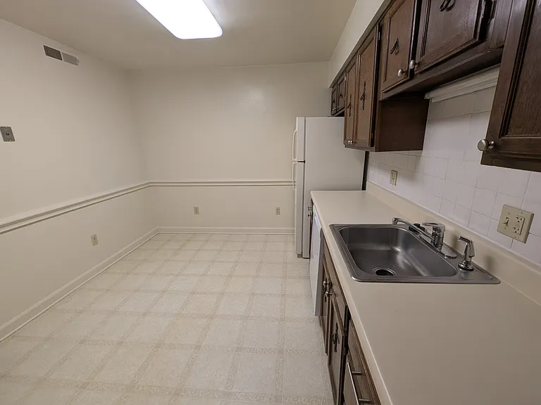Brandon Point Apartments — Photo 18