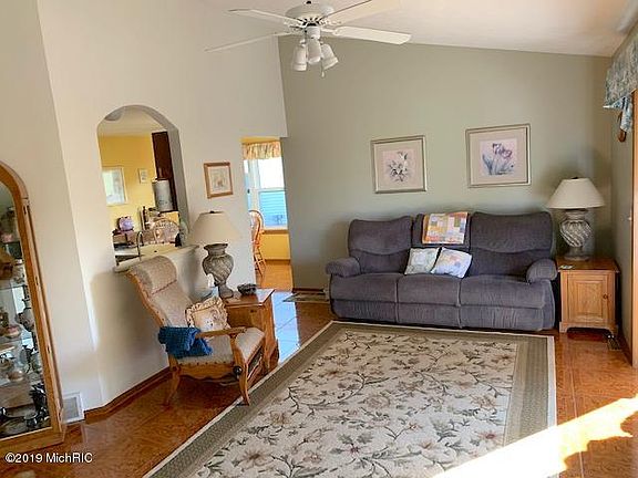 5th image of 2851 Aldale Dr NE