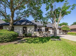 10187 Sunridge Dr, Benbrook, TX 76126