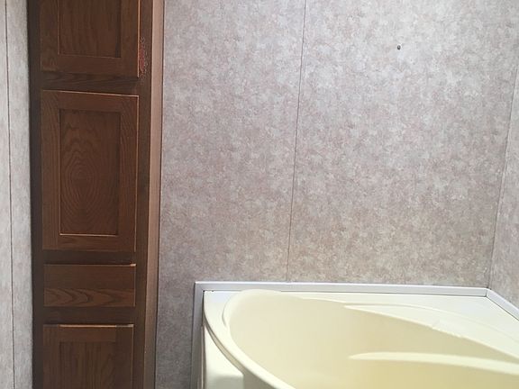 4th image of 131 Scarlet Oak Ln