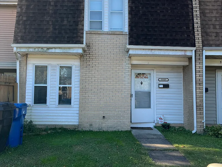 5809 N Cherokee Cluster — Photo 1