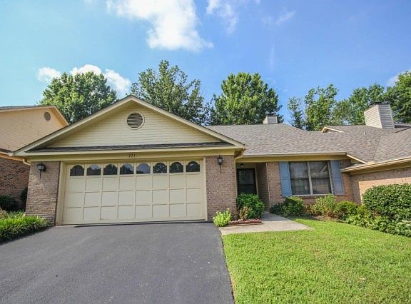 2nd image of 925 Portsmouth Cir