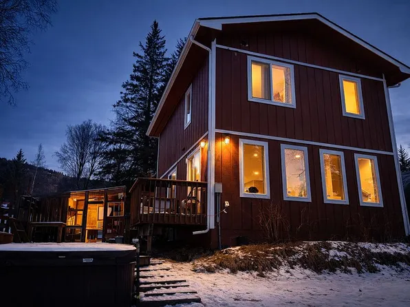 4923 Clover Ln, Homer, AK 99603