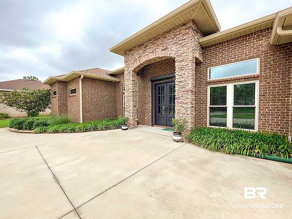 3rd image of 3810 Blue Heron Dr