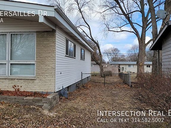 3rd image of 565 Versailles Dr