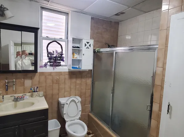 520 42nd Street image 17 of 27