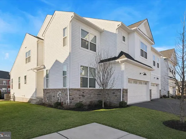 10 Ladbroke Dr, Exton, PA 19341