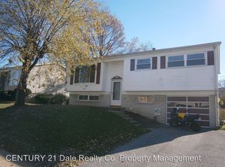 950 Marbrook Ln, York, PA 17404
