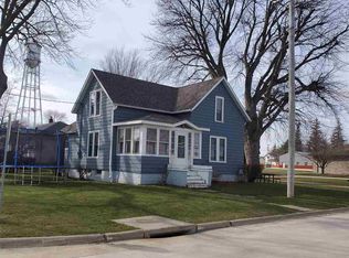 118 S 2nd St, Hawkeye, IA 52147