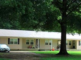 215 Geoff Ln, Anniston, AL 36201